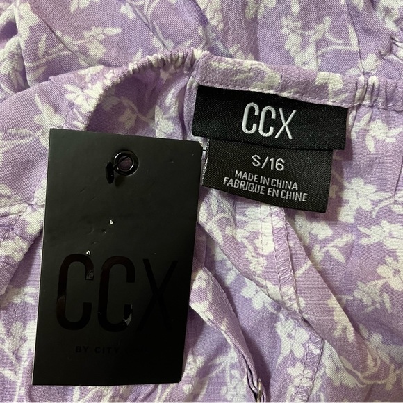 Trendy Floating Daisy V-neck Camisole Top, NWT - Picture 6 of 7